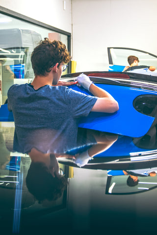 S6 Academy is the home of vehicle wrap training. We offer 1-2-1 training along side employee training